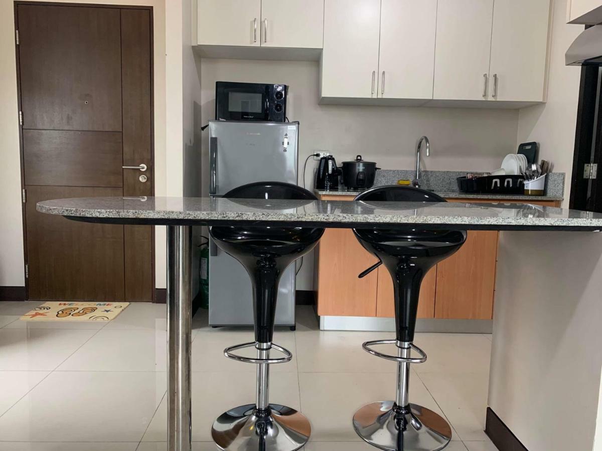 Cubao Manhattanheights Unit 11A Tower B, 2Br Manila Exterior photo